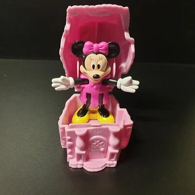 Minnie Maus Figur In Haus Disneyland Paris - Bild 1 von 4