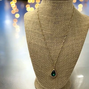 Gold Tone Green Teardrop Pendant Necklace Glass Adjustable 21" - Picture 1 of 4