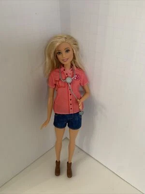 Muñeca Mattel Barbie 2016 Carrera Rescate de Animales Centro FCP78 en Equipo Original Foto 1 de 4