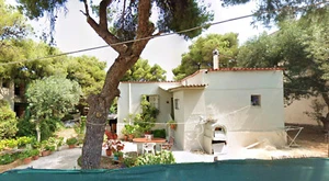 Grundstück mit Haus in einem Luxusviertel eines Vororts von Athen - Griechenland - Bild 1 von 3