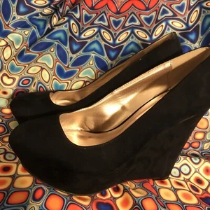 CHARLOTTE RUSSE BLACK VELVETY TALL WEDGE HEELS SIZE 6.5 M - Picture 1 of 8