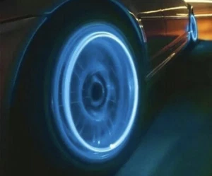 LED Diamante Gemma Luce 2X Blu Pneumatico Ruota Valvola Stelo Tappo Auto Moto Auto Bici - Foto 1 di 3
