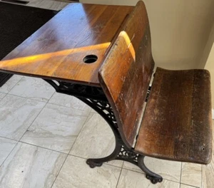 Rare Vintage Antique Child's School Desk Wood & Cast Iron American S.F. Co. - Picture 1 of 4