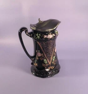 Jarra Brampton pintada a mano con tapa de peltre, negra, dorada, floral - Imagen 1 de 1