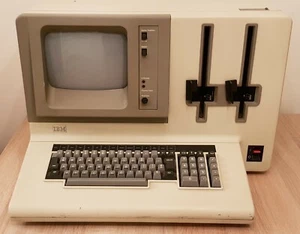 IBM 5120 Type 5110 / 03 Vintage Computer.8 inch diskdrives.1980.Works(*).RARE !! - Afbeelding 1 van 12