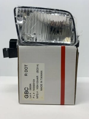 Passenger Side Fog Lamp Light Assembly NSA1054AR (For 1998-1999 Nissan Altima) - Image 1 of 4