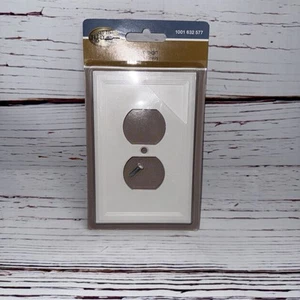 Hampton Bay 1 Gang - Bright White Duplex Wall Plate (1 Pack) - Picture 1 of 2