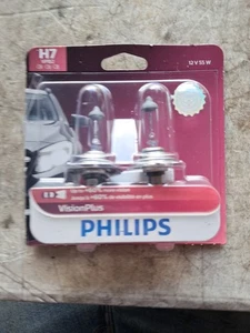  2x Philips H7 Vision Plus Upgrade Headlight 70% More Light Bulb 65W - Picture 1 of 2