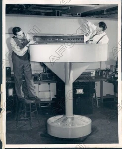 1946 Baltimore Maryland Westinghouse Engineers Mount Test Antenna Press Photo - Picture 1 of 2