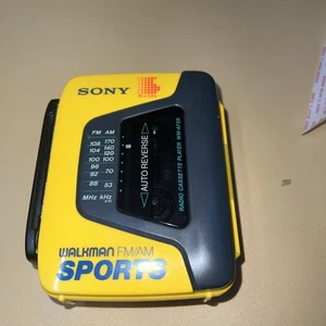 Sony Sports Walkman WM-AF59 AM/FM Radio Cassette Reproductor Cinta Funciona Muy bien De colección - Imagen 1 de 7