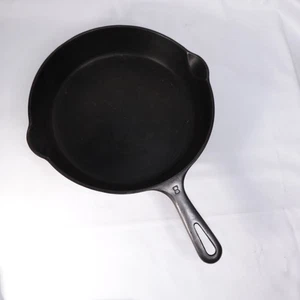 Griswold No. Vintage Sartén de hierro fundido 8 bloque pequeño logotipo Erie PA 704 - Imagen 1 de 11