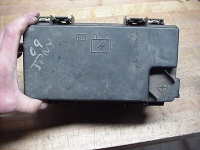 09 Dodge Journey Caravan Caja de fusibles Relé centro / bcm TIPM RTE24A02F7 04692302AC Foto 1 de 4