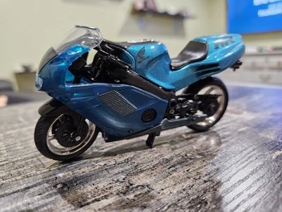 Honda NR Teal  Motorcycle By MotorMax In 1:18 Scale - Image 1 of 4