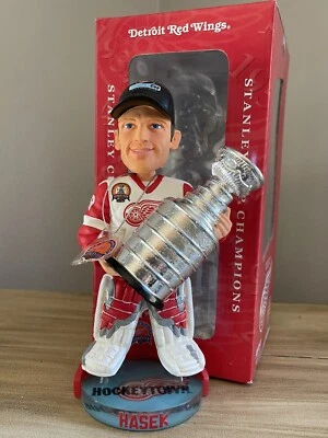 Goalie DOMINIK HASEK Detroit Red Wings NHL Stanley Cup Trophy Bobblehead NIB! - Image 1 of 2