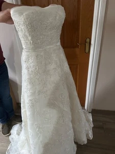 Mori Lee, petite Lace wedding dress size 6 - Picture 1 of 5