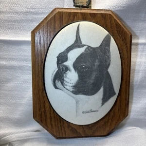 Placa de pared vintage Earl Sherwan con cuentas de vidrio de azúcar dibujo Boston Terrier perro - Imagen 1 de 4