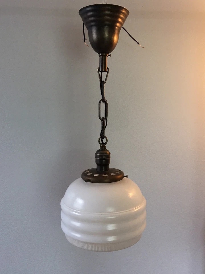 Accesorio de latón antiguo de 22" con globo antiguo ¡recién cableado! 27B Foto 1 de 4