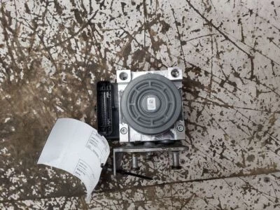 2015-2016, Mercedes-Benz C300 W205 Sedan, Anti-Lock Brake Part & Pump Assy - Image 1 of 4