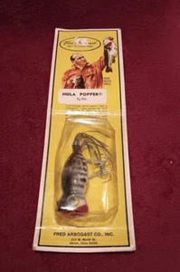 Hula Popper Fred Arbogast de colección 5/8 oz. NUEVO PRECINTADO EN TARJETA 750 10 por favor leer - Imagen 1 de 8