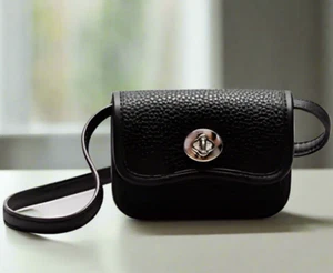 Coach Mini Wavy Wallet Coachtopia Black Leather Crossbody Turnlock CK122 - Picture 1 of 10