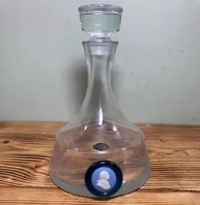 Wedgwood Glass Decanter ‘Collectors Society’ W/ Stopper & Cameo - Picture 1 of 8