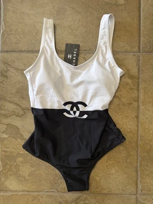 TRAJE DE BAÑO CHANEL DE UNA PIEZA PARA MUJER TALLA M Foto 1 de 2