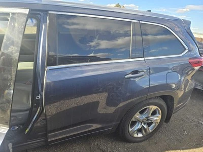 Used Rear Left Door Assembly Rear Side fits: 2018 Toyota Highlander w/automatic Foto 1 de 4