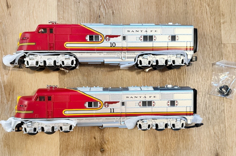 K-Line Lionel 0/027 gauge Santa Fe Diesel Locomotives #10 & #11 - NEW - Image 1 of 4