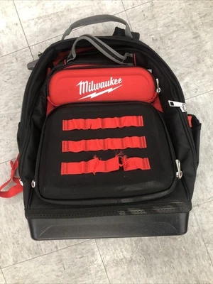 Mochila Milwaukee 48-22-8201 Ultimate Jobsite - roja/negra Foto 1 de 2
