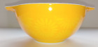 Vintage  Pyrex Orange "Sunflower Daisy" #442 Mixing Bowl 1 1/2qt Ovenware.