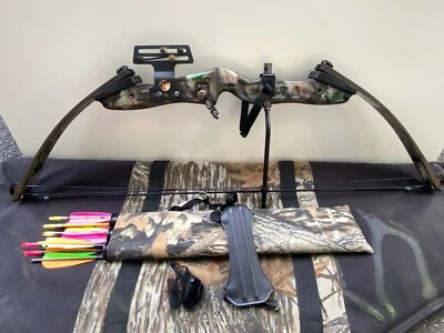 Hoyt Mystic Rebel Youth Compound Bow Set RH, 30-40, 24” Draw - with Accessories - Image 1 of 4