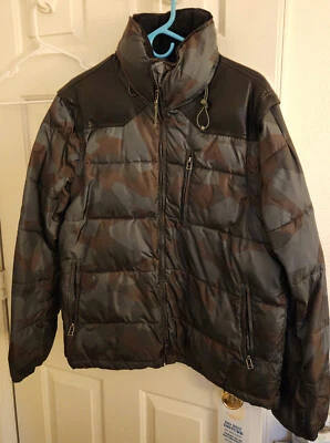 Armani Exchange Camo Puffer Jacket green mens large - Image 1 of 4