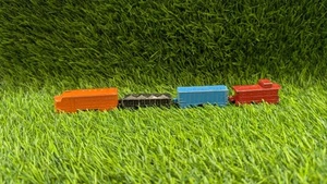 Set Trenino Giocattolo Mini Tootsie Vintage, 4 Pezzi, Giocattoli Metallo Da Collezione - Foto 1 di 9