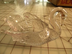 Crystal Glass Swan Trinket Bon Bon Ring Bowl Dish Kitsch Boudoir Retro 5-5 1/2" - Picture 1 of 3