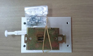 Carlo Gavazzi Din-Rail Brackets RHS300 Heatsink Assembly Solid State Relay - Picture 1 of 3
