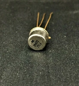Motorola 2N652 - PNP - Ge Germanium Power Transistor - 30V 500mA - TO-5 NOS - Picture 1 of 2