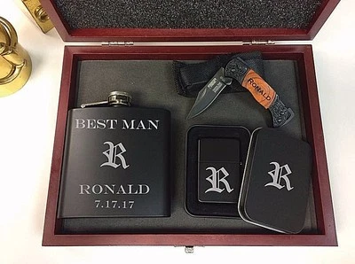 Juego de regalo personalizado padrinos de boda cuchillo grabado frasco encendedor Foto 1 de 2