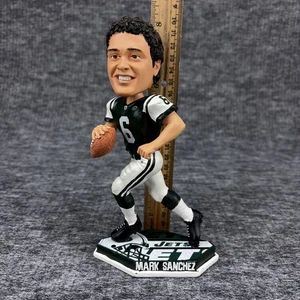 Forever Collectibles Legends of "The Field" - NY Jets Mark Sanchez #6 Bobblehead - Imagen 1 de 10