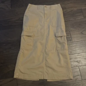 Universal Thread Cargo Midirock Rückenschlitz Damengröße 4 Taschen hellbraun - Bild 1 von 5