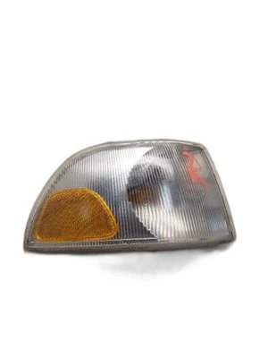 Passenger Corner/Park Light Convertible Fits 98-02 VOLVO 70 SERIES 1215504 - Image 1 of 4