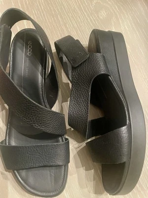 ECCO 女士黑色皮革凉鞋新款 9 码 — 第 1/4 张图片