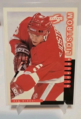 1997-98 Score #182 Nicklas Lidstrom Detroit Red Wings HOF - Image 1 of 2