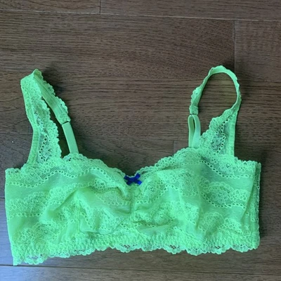NWT Victoria’s Secret Beginner Bralette Size M Lace Neon Green Yellow - Image 1 of 4
