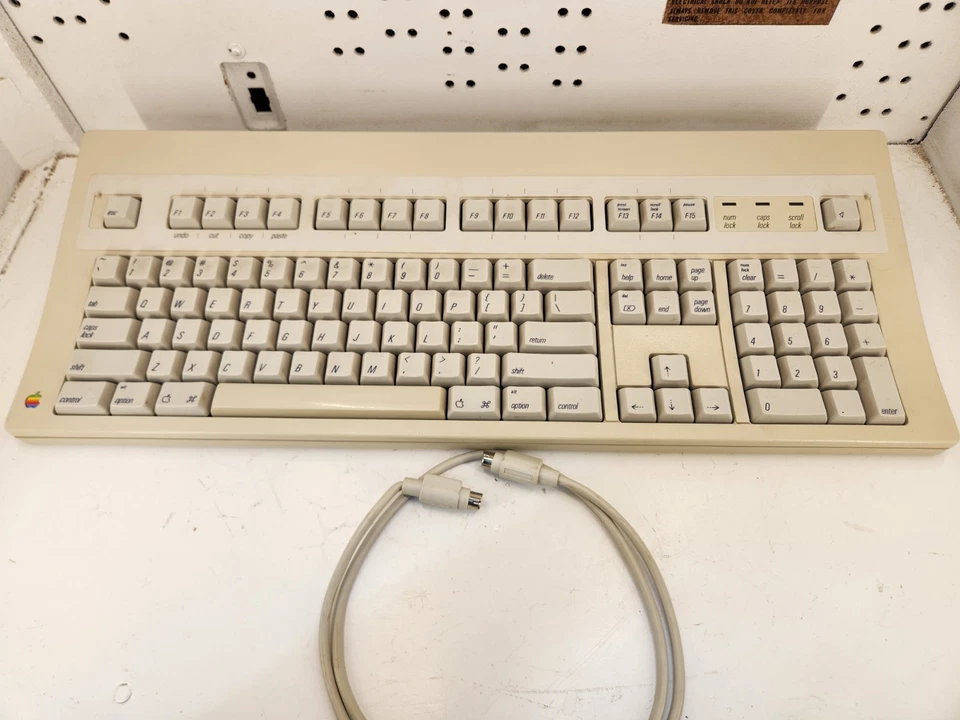 Apple M0115 Vintage Mechanical Clicky Keyboard Untested, NICE CONDITION - Image 1 of 4