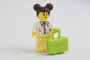 LEGO® City Minifigure Lady Passenger Airport Train Happy Traveller Bag - Picture 1 of 4