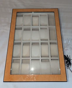 Beautiful Wristwatch Display Case Birds Eye Maple 20 Slots w/ Key Near Mint - Picture 1 of 13