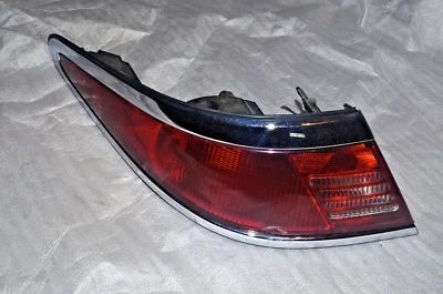 Lincoln Mark VIII 1997-1998 8 luces traseras LH freno trasero lado del conductor Gen-2 cromado Foto 1 de 4