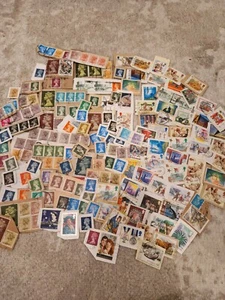 Great Britain Collection of Stamps on Paper nice mix - Picture 1 of 6