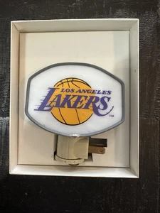 De colección Los Angeles Lakers Nightlight NBA Nuevo Probado Oficina Hombre Cueva Raro - Imagen 1 de 3