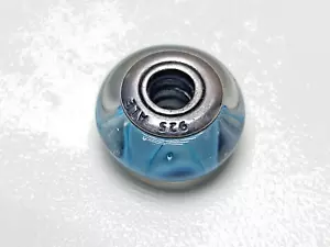 Dije de cuentas cautivador triángulos de vidrio azul azulado PANDORA Murano - Imagen 1 de 3